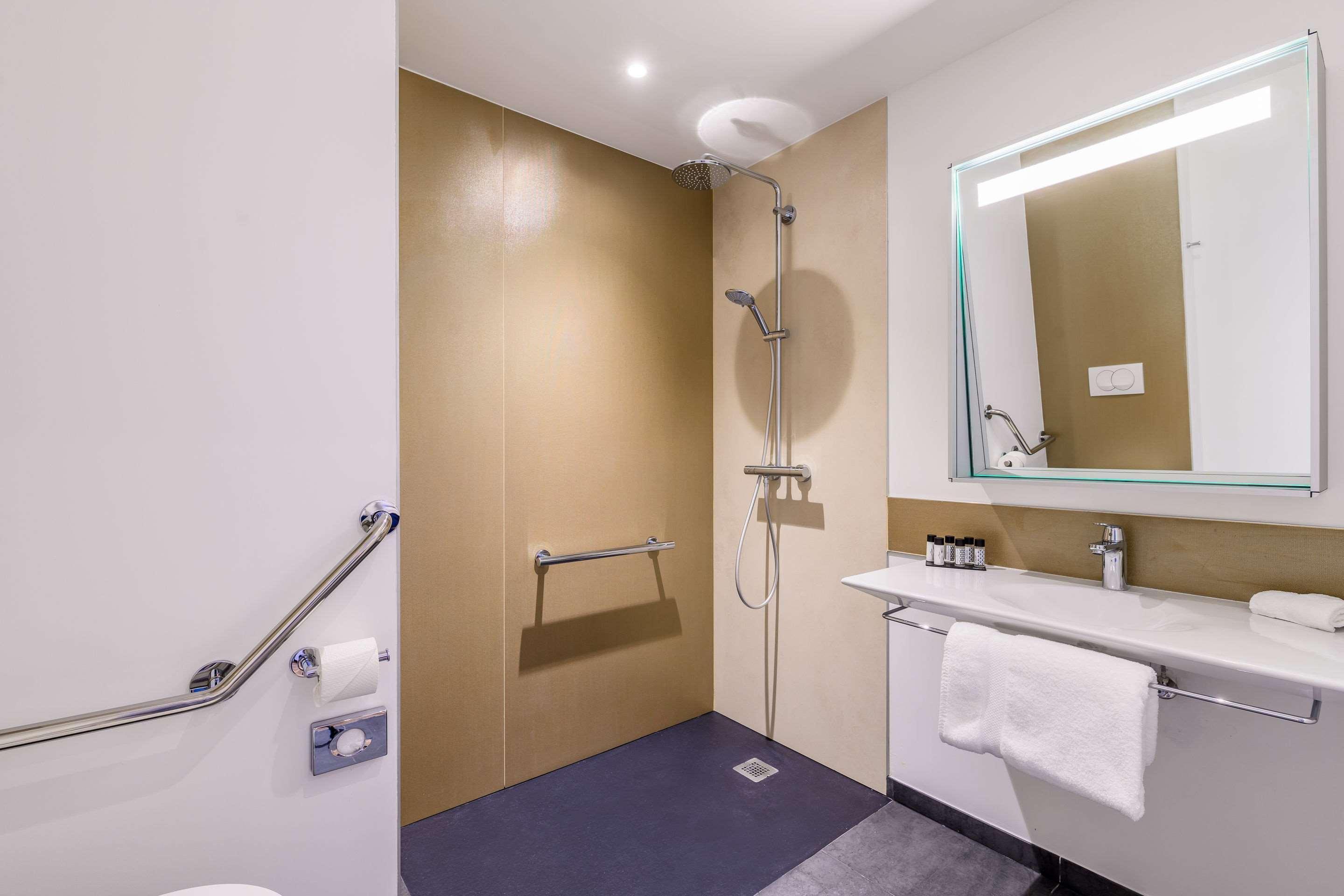 Kyriad Prestige Amiens Poulainville - Hotel And Spa Exterior foto